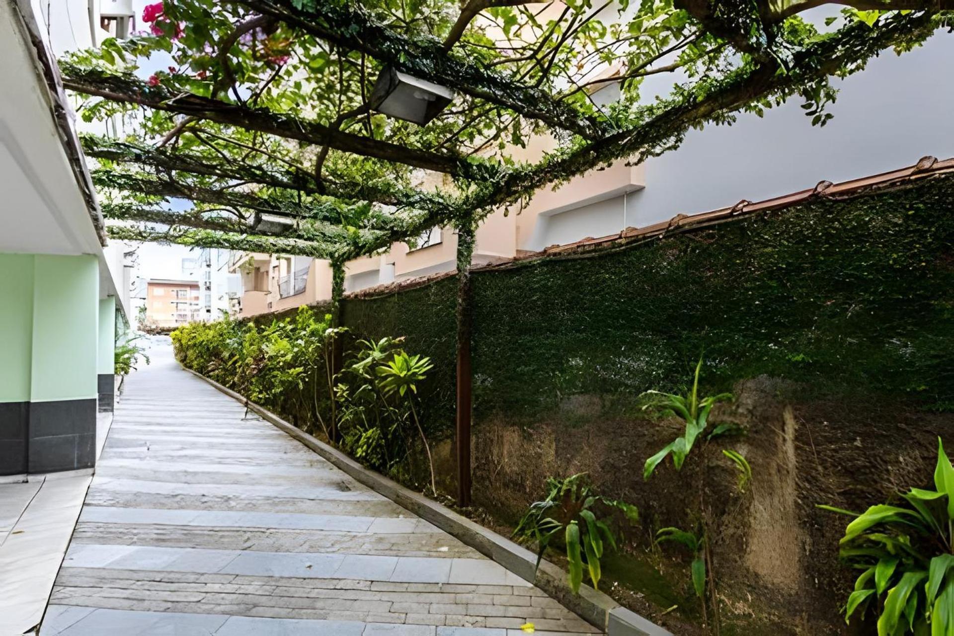 Apto Na Enseada Excelente Localizacao, 500M Da Praia, Garagem, Ar Condicionado Portaria 24 Horas Guaruja Exterior photo