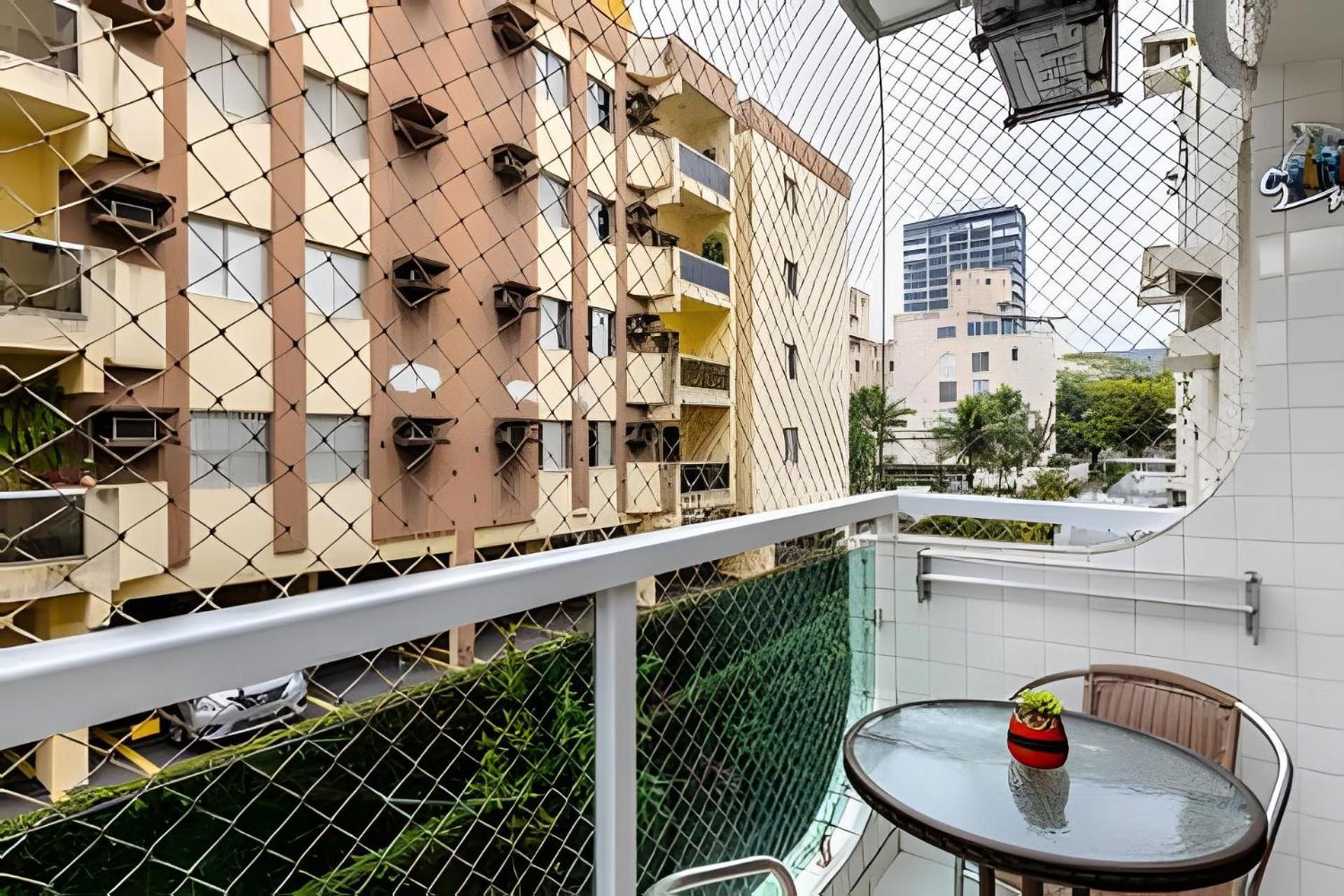 Apto Na Enseada Excelente Localizacao, 500M Da Praia, Garagem, Ar Condicionado Portaria 24 Horas Guaruja Exterior photo